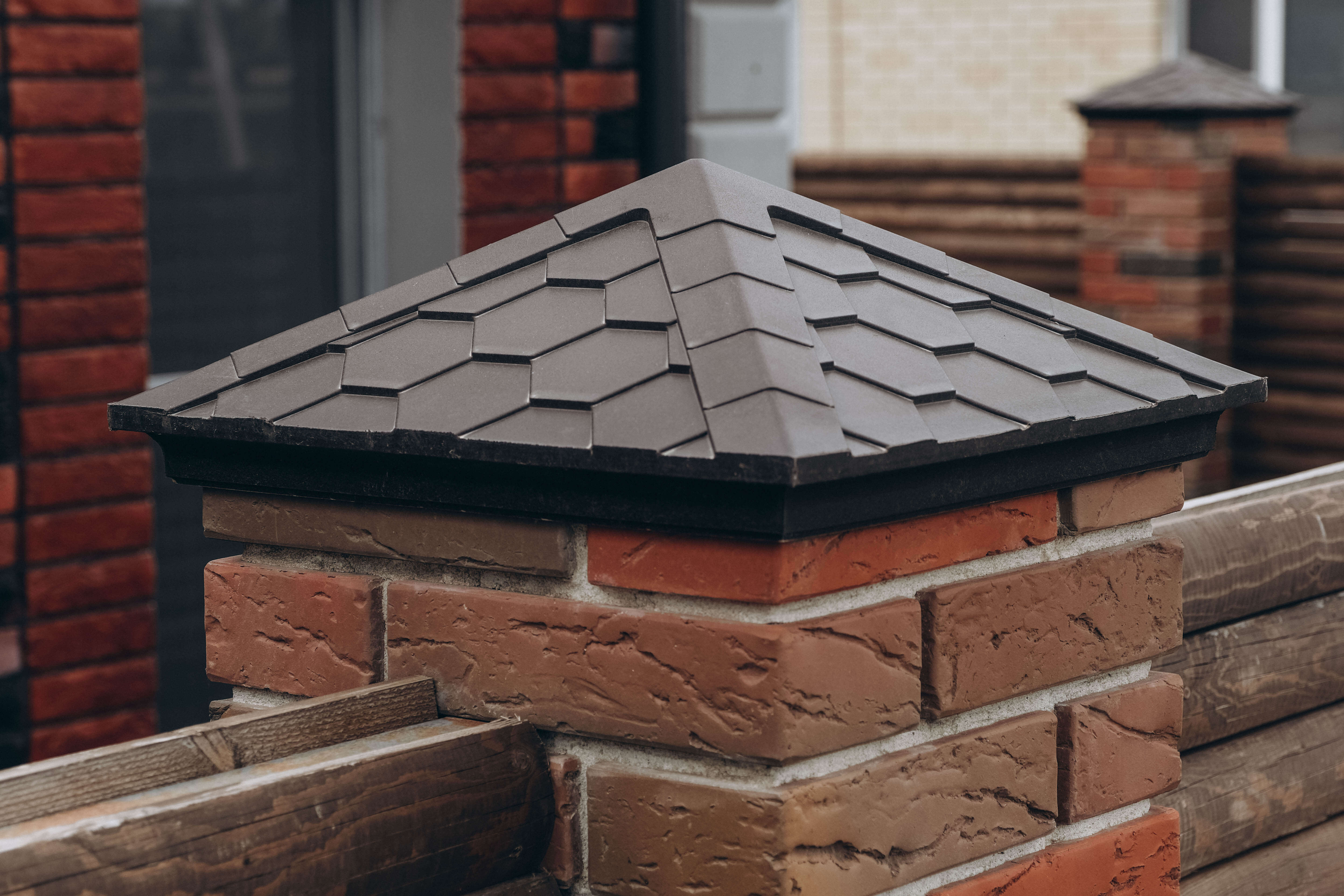 Колпак Zking Эверест Коричневый на столб 1.5х1.5 кирпича (390х390мм) в Тайшете фото